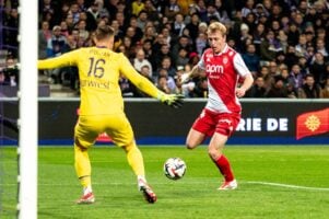 Mika Biereth peut-il devenir le meilleur attaquant de Ligue 1 ?
